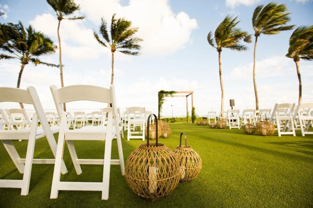 A Beach Wedding for Savannah and Miles