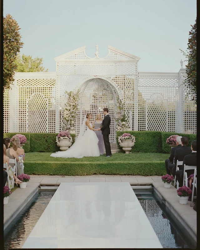 An English Garden Wedding for Elaine and Peter