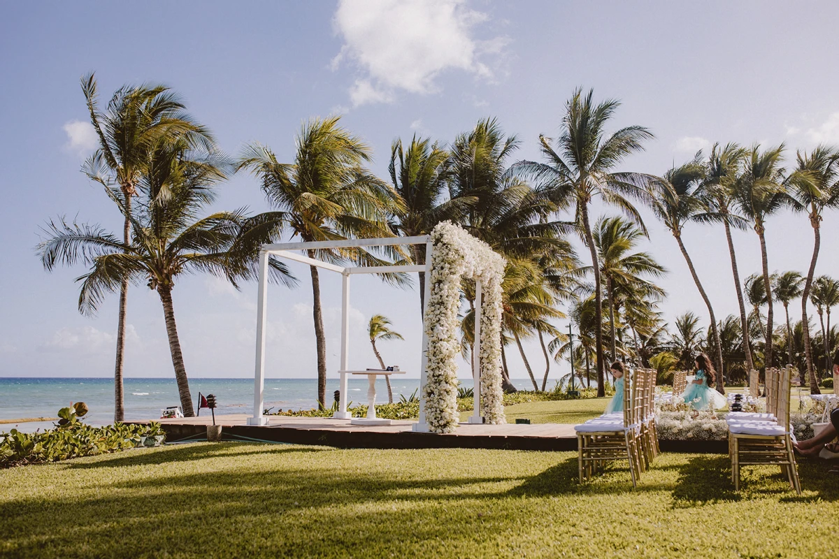 A Waterfront Wedding for Elizabeth and Jose