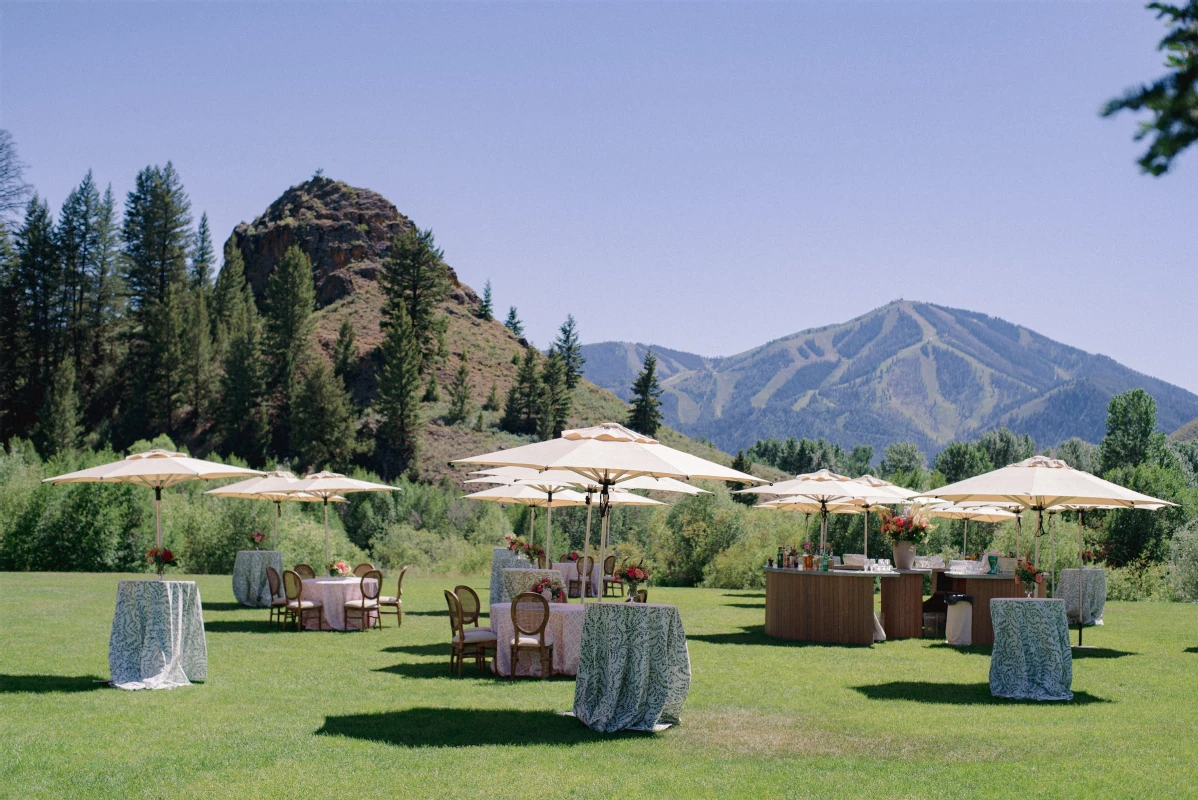 An Outdoor Wedding for Elle and Logan