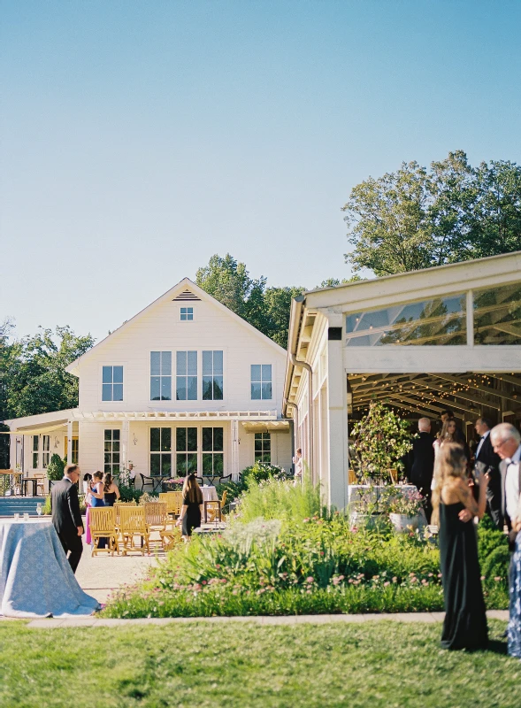 An Outdoor Wedding for Ellie and Stephen