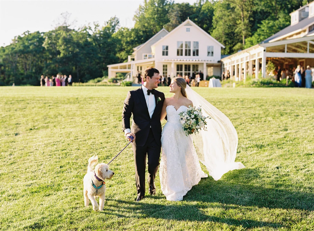 An Outdoor Wedding for Ellie and Stephen