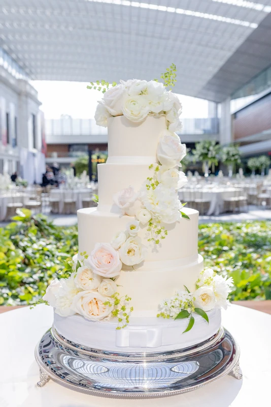 An Outdoor Wedding for Emily and Josh