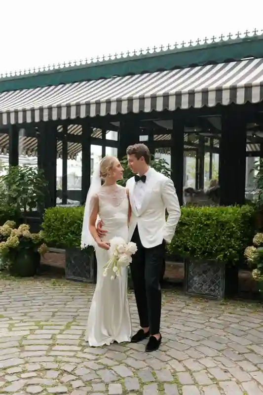 An Edgy Wedding for Emily and Simon