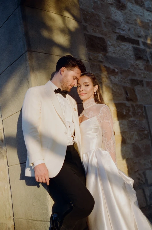 A Vineyard Wedding That Basked in the Glow of Honeyed Stone