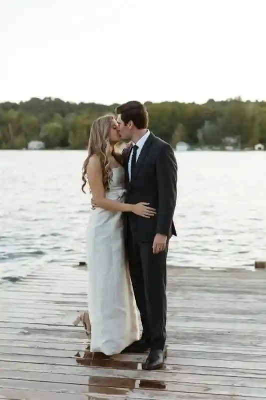 A Classic Wedding for Emma and Kyle