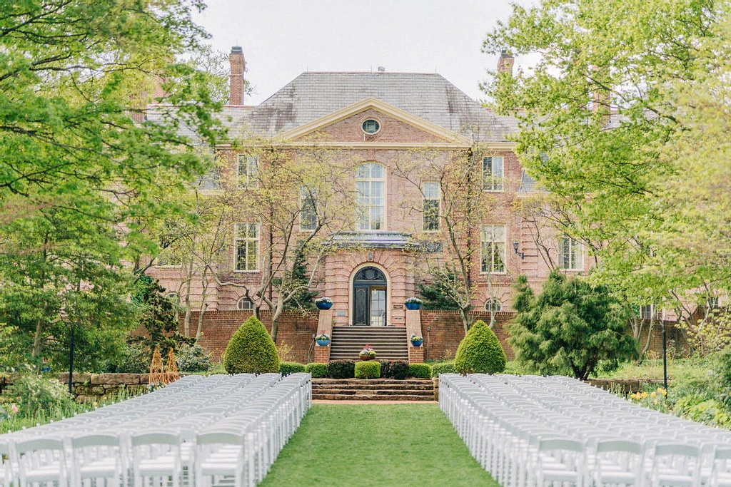 A Classic Wedding for Emma and Nick