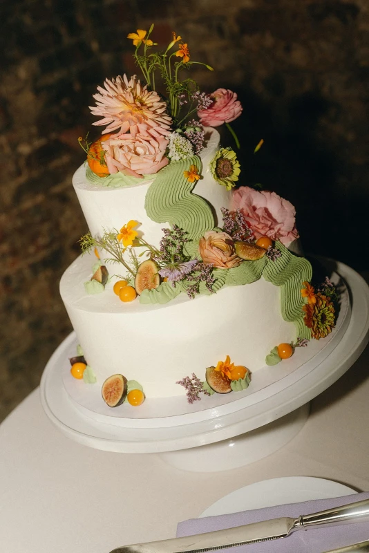 A Chartreuse Wedding for Emmy and Greg