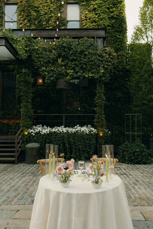 A Chartreuse Wedding for Emmy and Greg