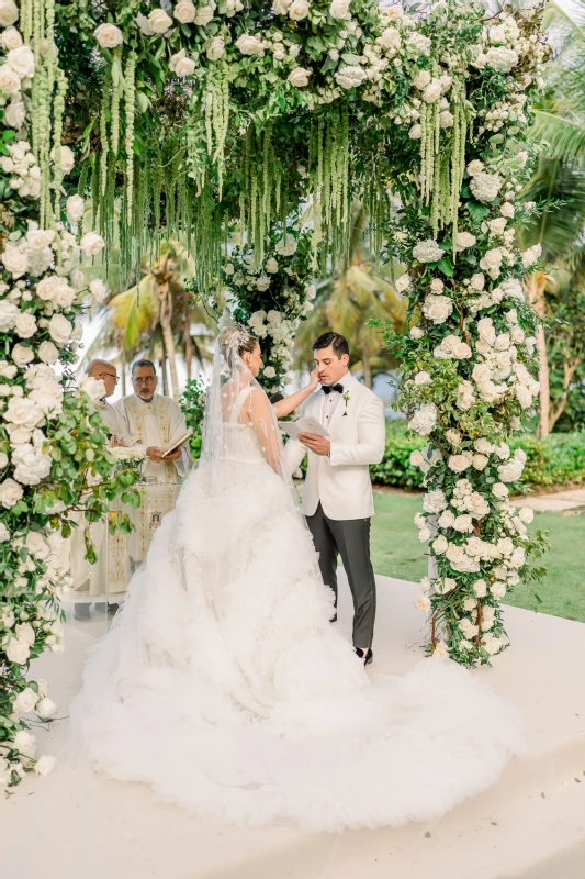 A Glam Wedding for Estefania and Osvaldo