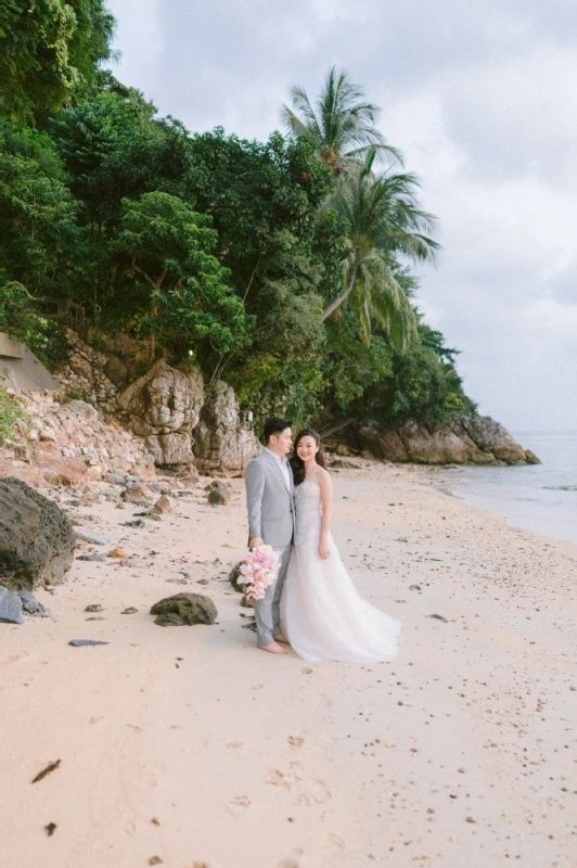 A Beach Wedding for Theresia and Claudio