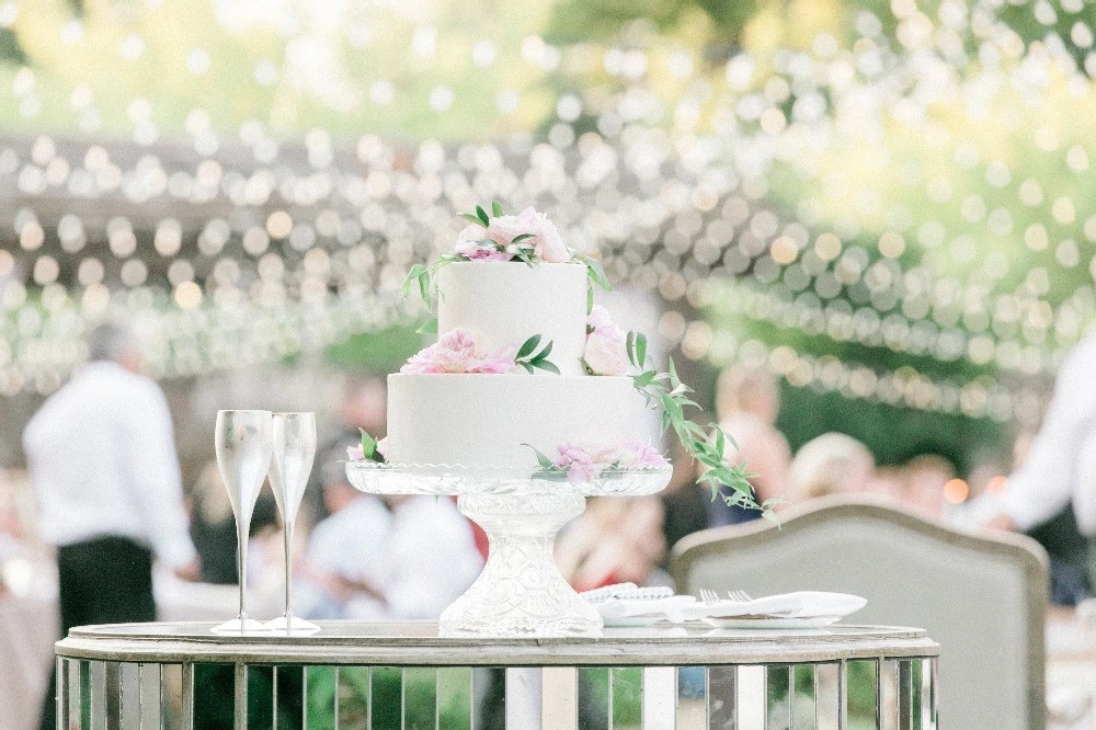 A Classic Wedding for Ellen and Mike