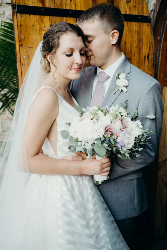 A Rustic Wedding for Hanna and Jacob