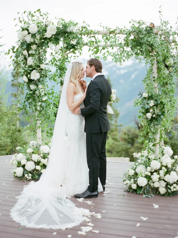 A Mountain Wedding for Holland and James