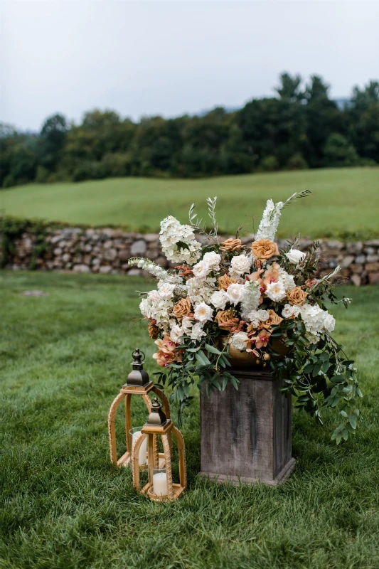 A Rustic Wedding for Isabelle and Evan