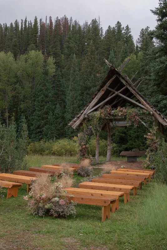 A Scenic Wedding for Jules and Harrison