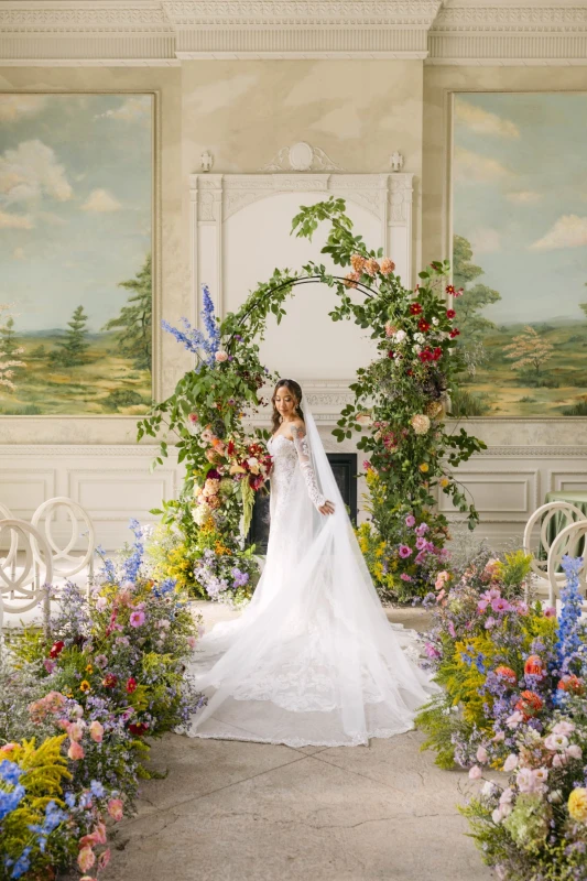  A Garden Party Wedding That Could Barely Stay Within Its Walls