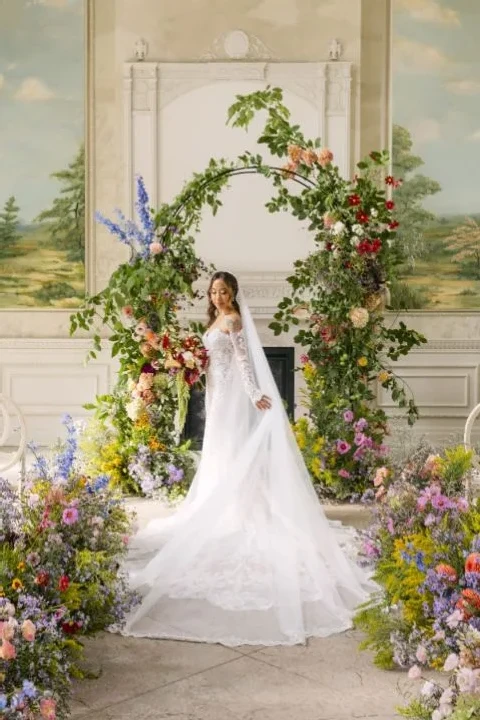  A Garden Party Wedding That Could Barely Stay Within Its Walls
