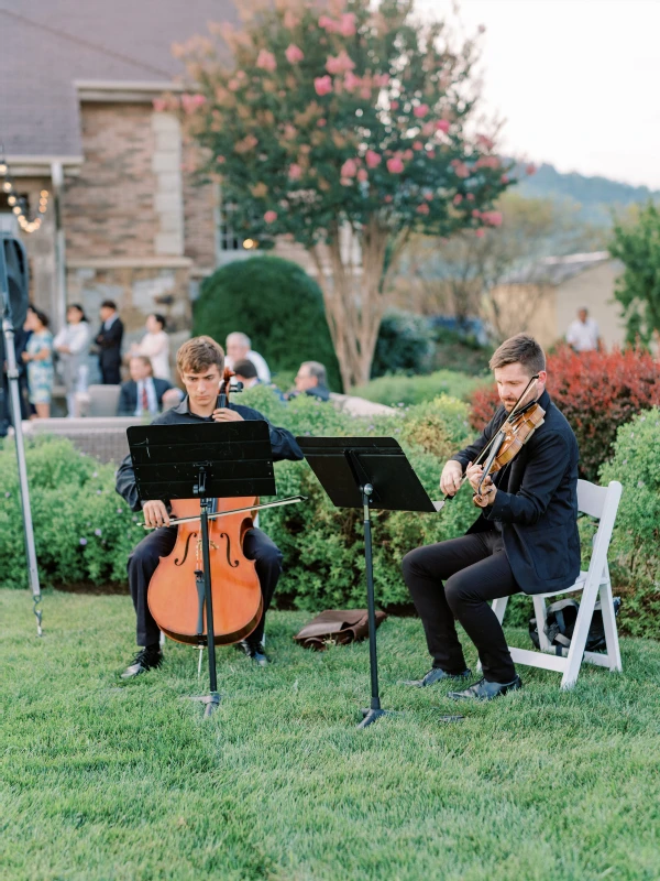 A Classic Wedding for Leslie and Ricardo