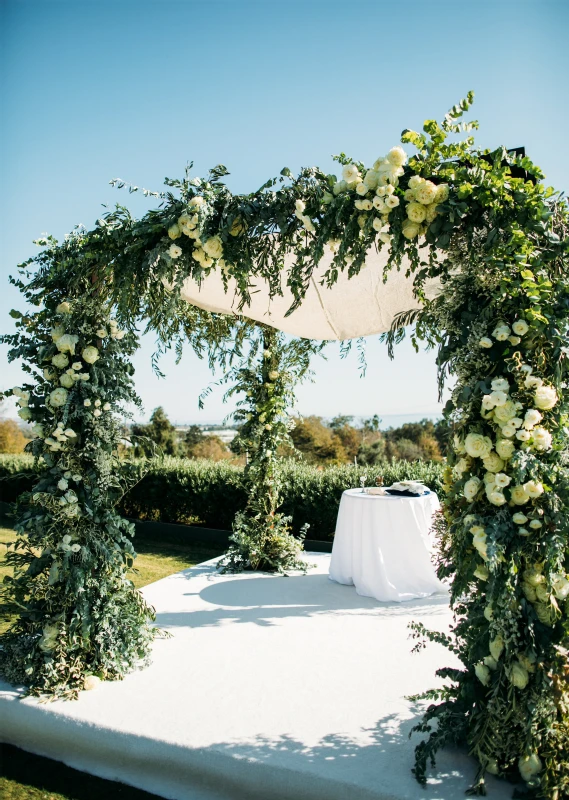 An Outdoor Wedding for Liz and Jonathan