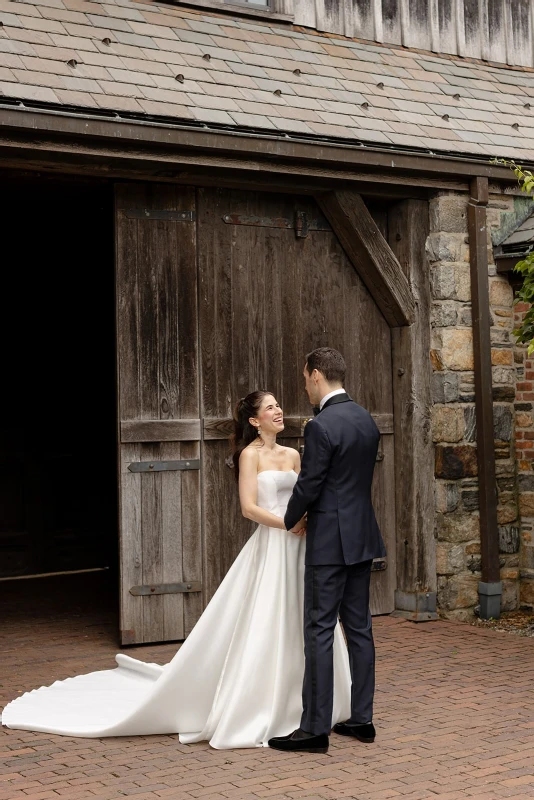 A Classic Wedding for Lucie and Tom