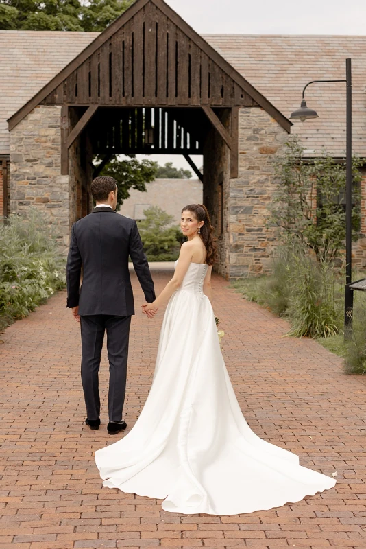 A Classic Wedding for Lucie and Tom