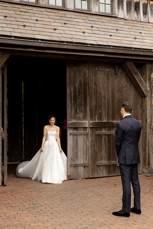 A Classic Wedding for Lucie and Tom