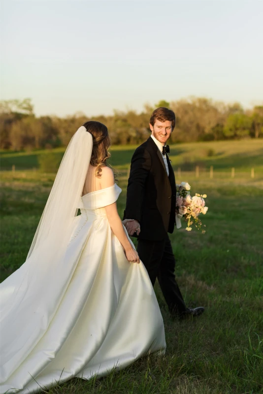 A Country Wedding for Mackenzie and Ryan