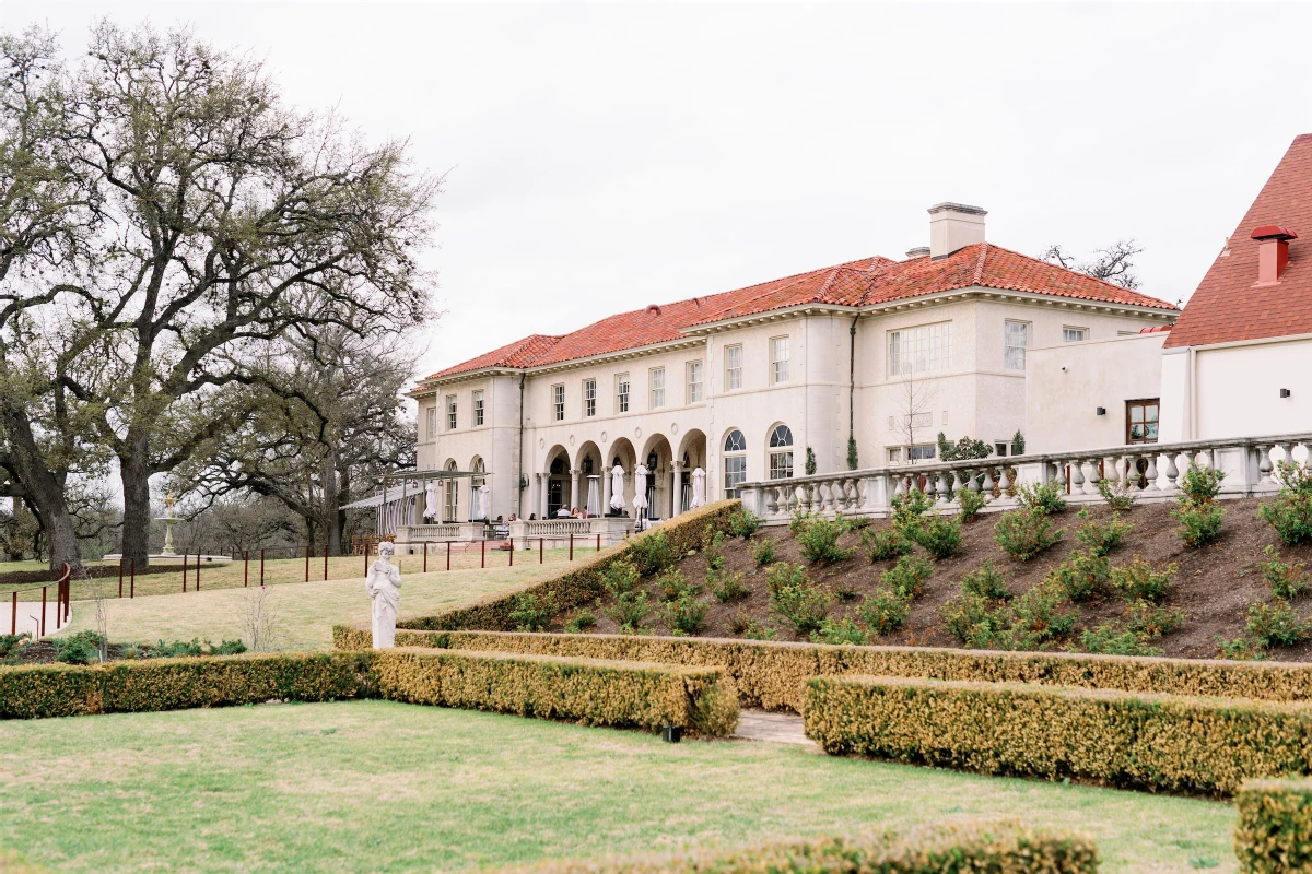 A Classic Wedding for Olivia and Cole