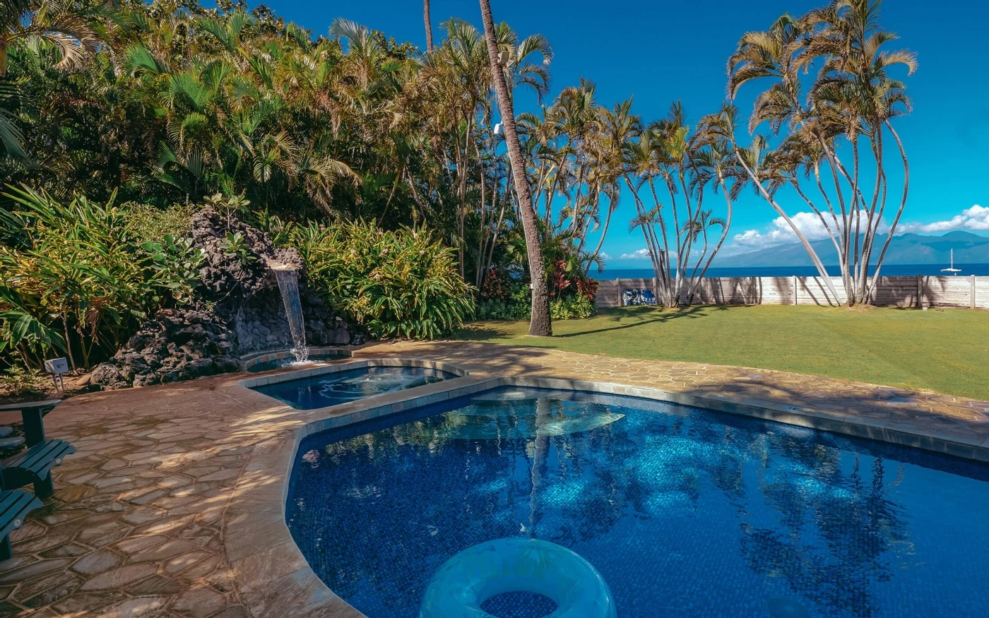 Royal Lahaina Resort & Bungalows