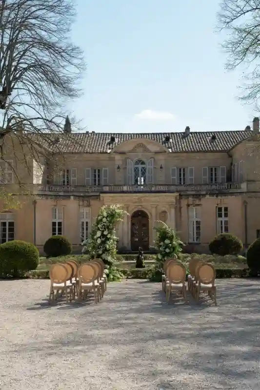 A Chateau Editorial