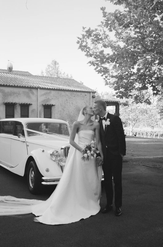 A Classic Wedding for Sophie and Andrew