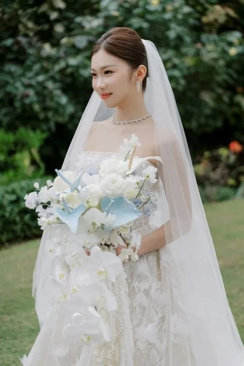 A Oceanic Fairytale Wedding for Stephanie and Linxing