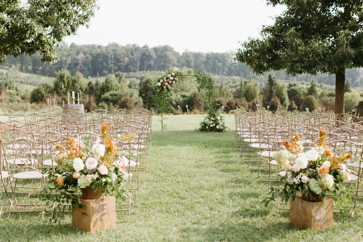 An Outdoor Wedding for Trisha and Leif